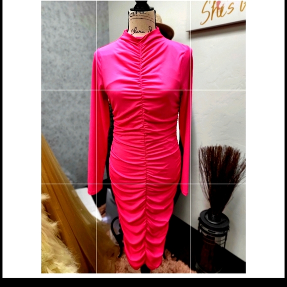 Dresses & Skirts - Got pink dress